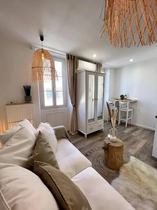 Apartment Studio 2 Neuf A 100M Des Plages Et De La Gare Saint-Raphael