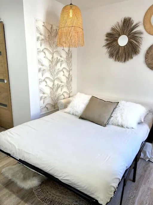 Apartment Studio 2 Neuf A 100M Des Plages Et De La Gare Saint-Raphael